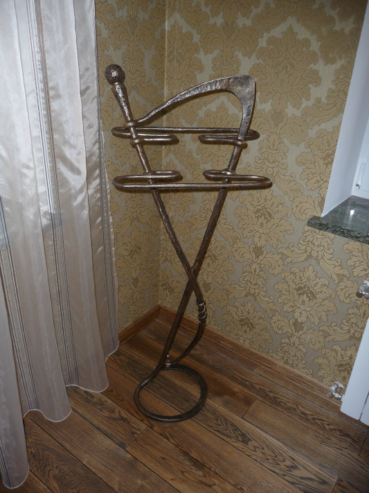 Кованая мебель. Кованые ручки, кованые вешалки, кованые петли.